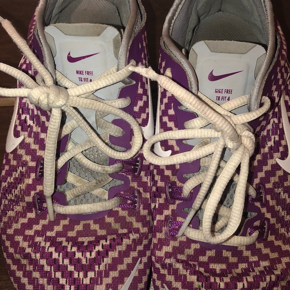 Used Nike sneakers - Picture 2 of 6